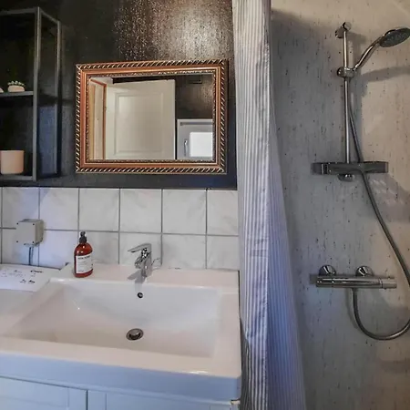 Stunning In With Wifi Frorup